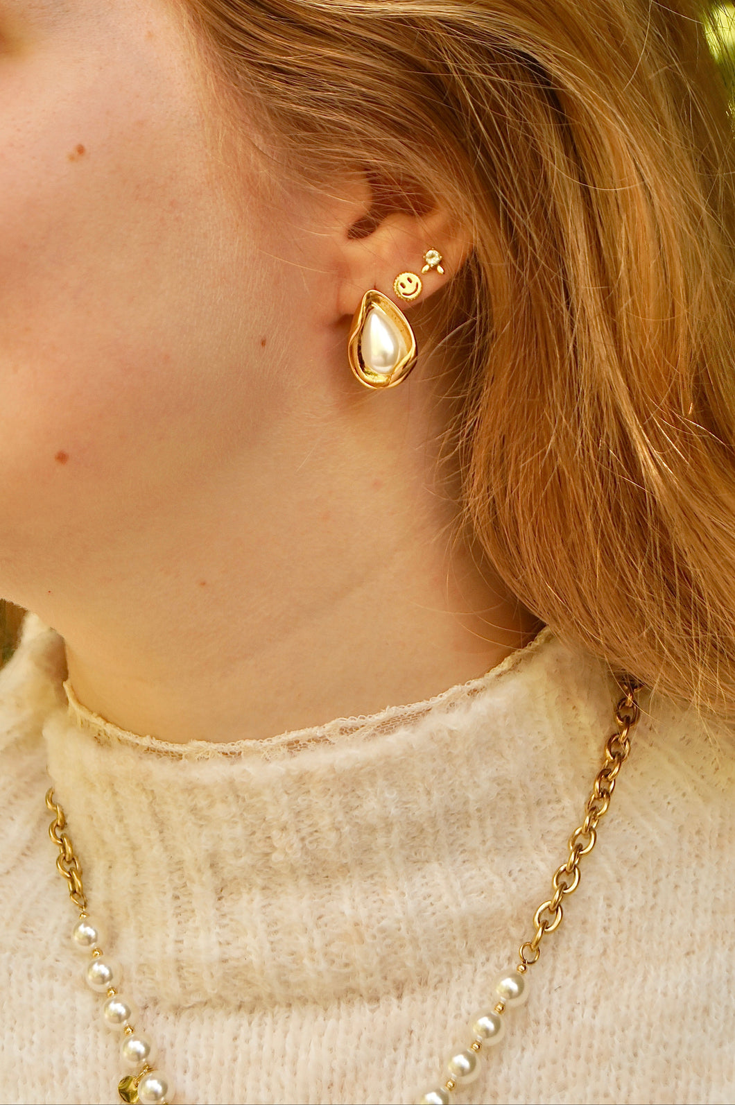 Pearly Teardrop Studs - Earrings