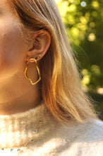 Load image into Gallery viewer, Big Oval - Earrings
