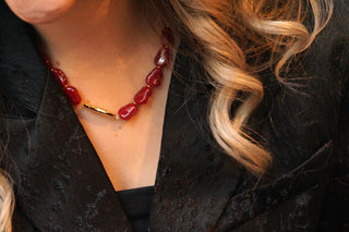 Red Pearls & Golden Detail - Necklace