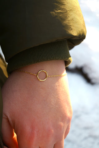 Open Wavy Circle - Bracelet