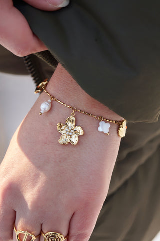 White Pearly Charms - Bracelet