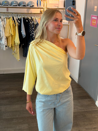 Yellow Off Shoulder - T-shirt