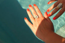Load image into Gallery viewer, Blue Flower - Ring

