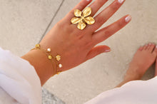 Load image into Gallery viewer, Small Pearly Shell Charms  - Bracelet
