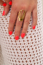 Load image into Gallery viewer, Ariëlle Shell- Ring
