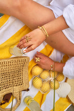Load image into Gallery viewer, Pearlie Flower - Ring
