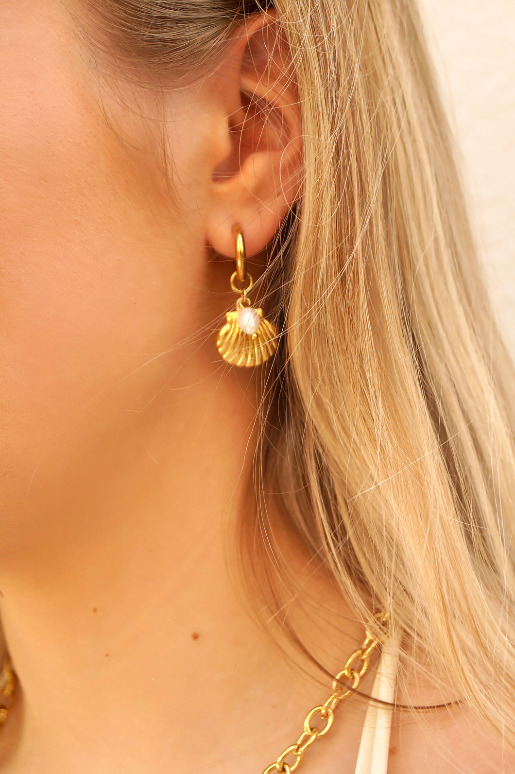 Pearly Clam Charms - Earrings