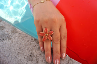 Red Beachy Flower - Ring