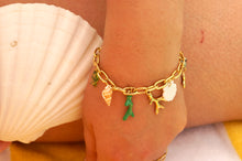 Load image into Gallery viewer, Green Fish Shell Charms - Bracelet

