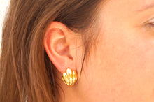 Load image into Gallery viewer, Summer Shells - Earrings
