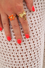 Load image into Gallery viewer, Orange Flower - Ring
