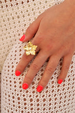 Load image into Gallery viewer, Flower White Pearl - Ring

