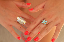 Load image into Gallery viewer, Blue Flower - Ring
