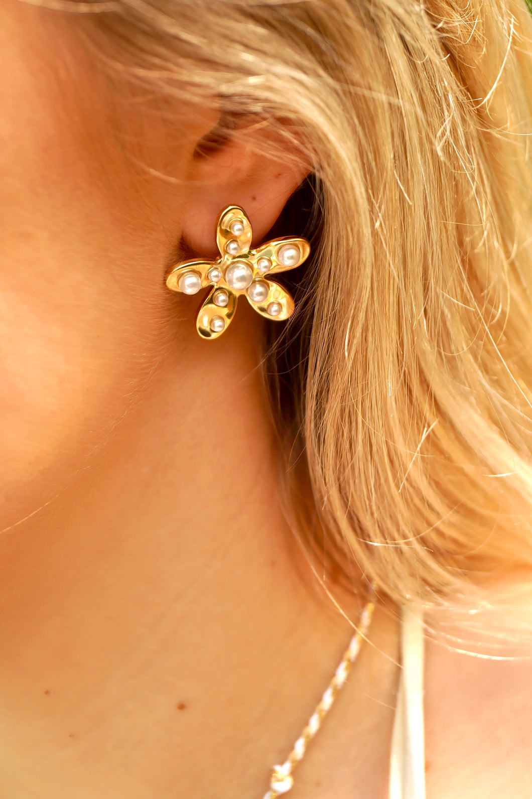 Pearly Flowers  - Earrings