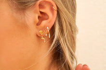 Load image into Gallery viewer, White Cute Flore - Earring(s)
