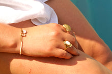 Load image into Gallery viewer, Fine Pearly Butterfly - Bracelet
