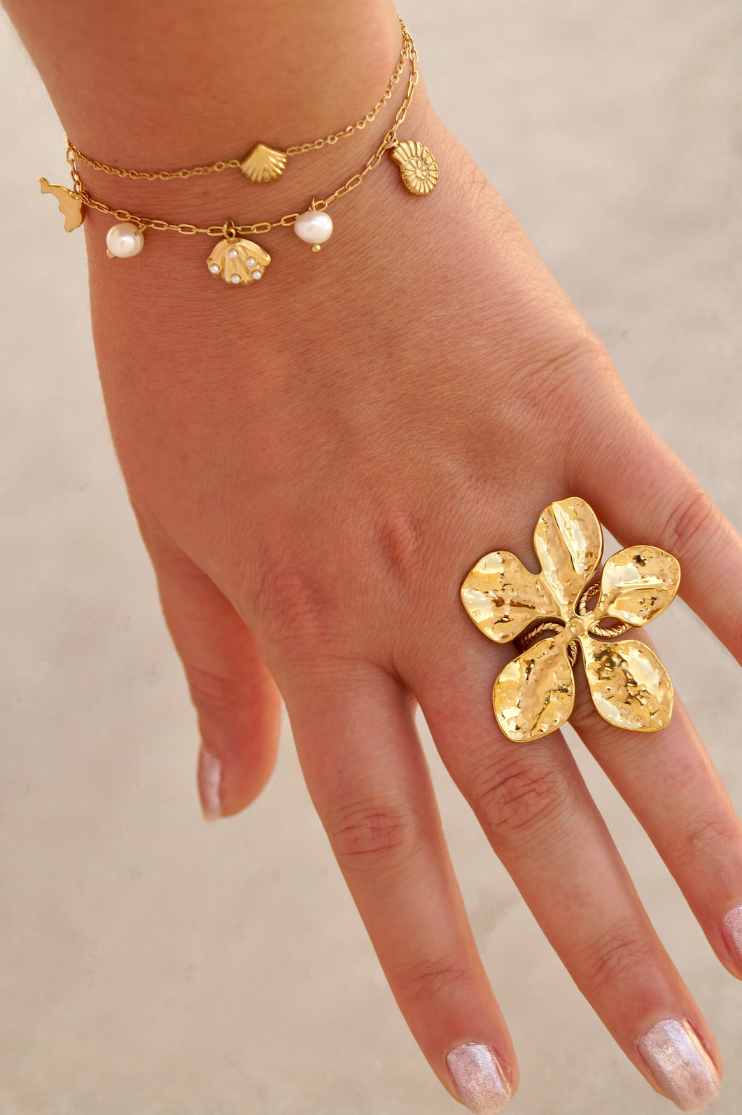 Big Valerie Flower - Ring