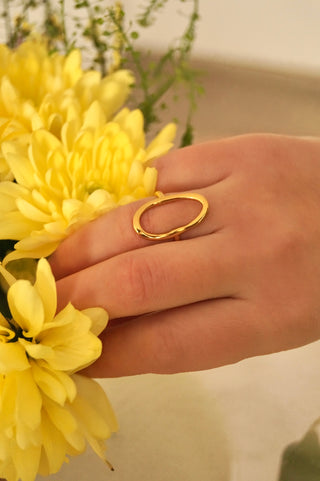 Ona Oval - Ring