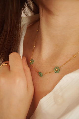 Green Summer Flowers - Necklace