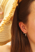 Load image into Gallery viewer, Triangle Diamonds - Earrings
