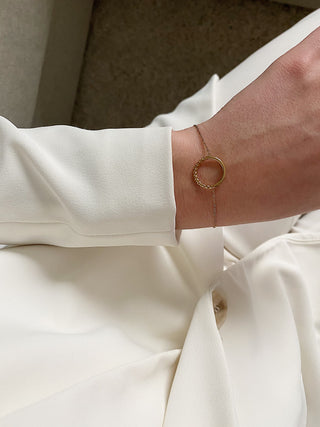 Twisted Circle - Bracelet