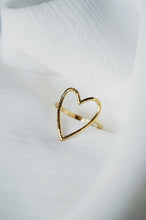 Load image into Gallery viewer, Golden Fine Heart - Ring
