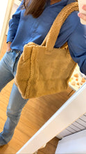 Load image into Gallery viewer, Camel Teddy Big - Bag
